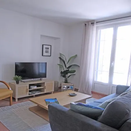 Pasteur Apartment *