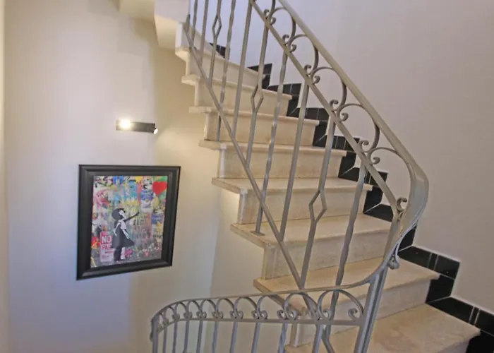 Apartment Pasteur