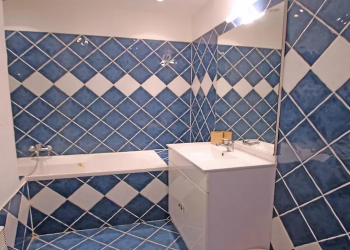 Pasteur Apartment *