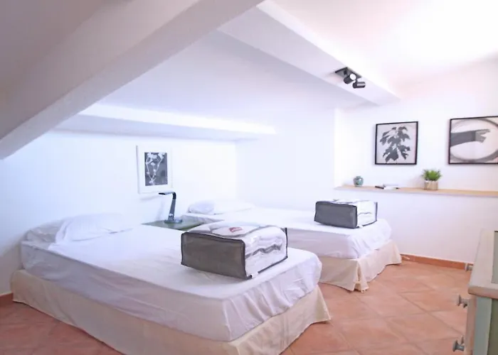 Apartment Pasteur